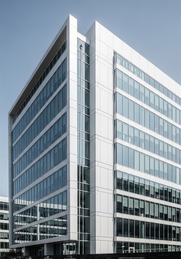 Mass Image Compressor Compressed this image. https://sourceforge.net/projects/icompress/ with Quality:80